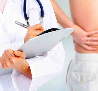 Cén dochtúir a dhéileálann le osteochondrosis den dromlach cheirbheacsach